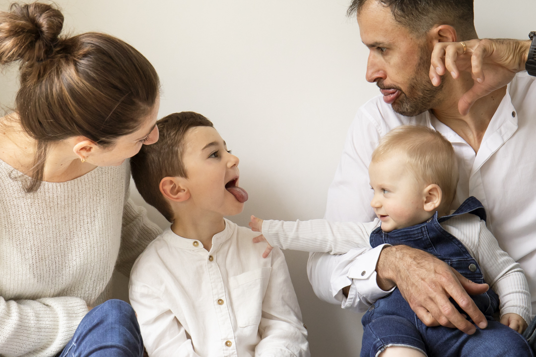 Séance photo en famille avec enfant à Chambéry