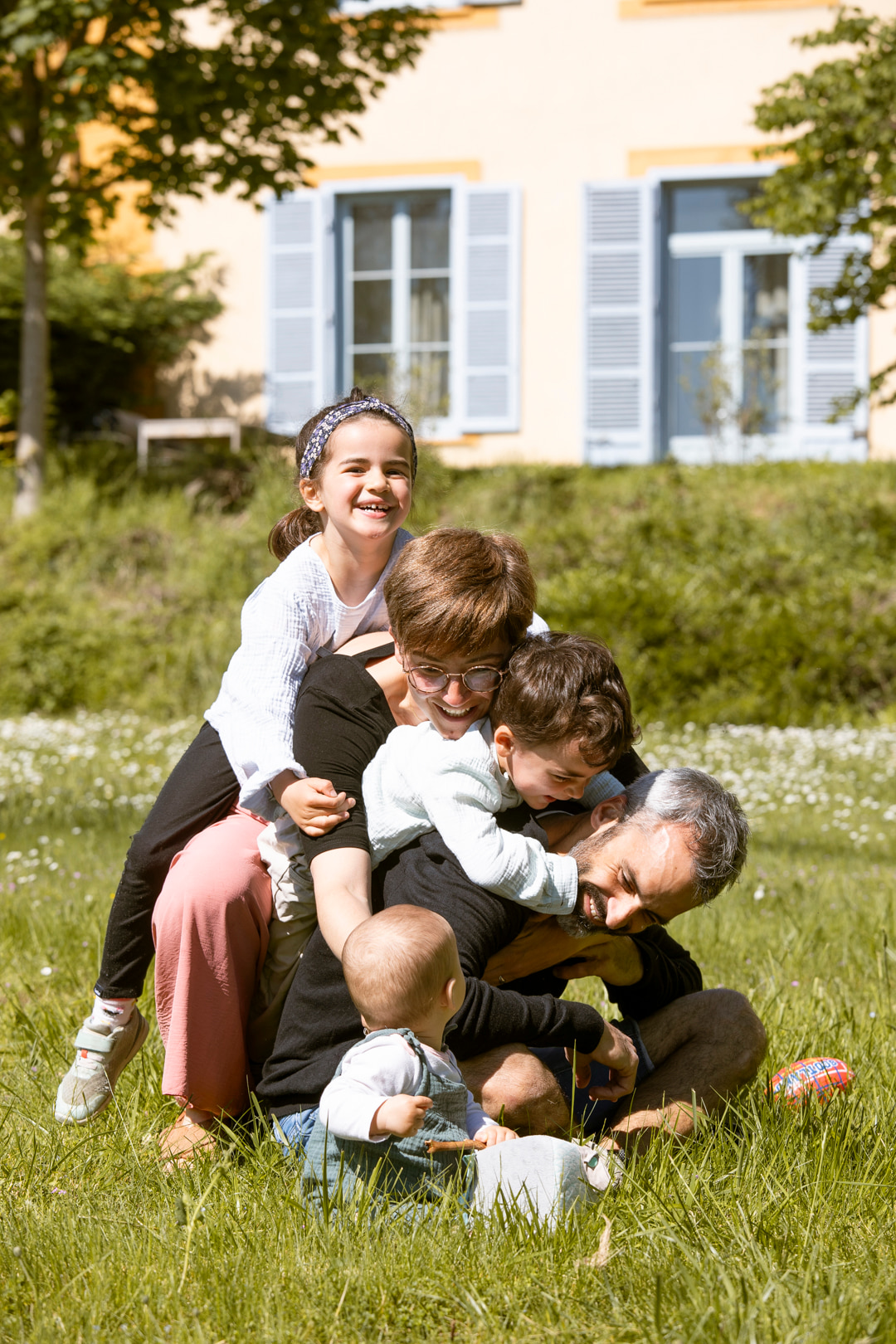 Photographe de famille à Lyon. Parents et enfants